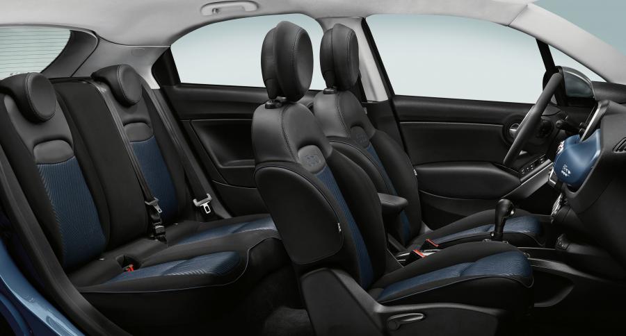 Интерьер Fiat 500X Cross Mirror (334) 2019 года  (фото 5 из 5)